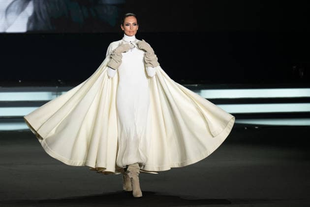 PFW - Stephane Rolland Runway Nieves Álvarez walks the runway during the Stephane Rolland Haute Couture Fall Winter 2026 2027 show as part of Paris Fashion Week in Paris, France on July 07, 2026. Photo by Laurent Zabulon ABACAPRESS.COM Paris  Copyright: xZabulonxLaurent ABACAx