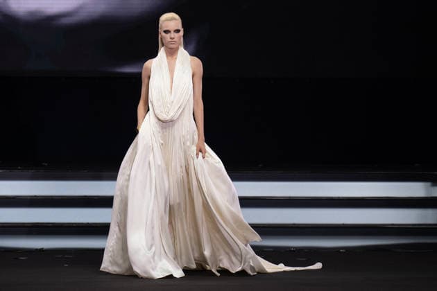 PFW - Stephane Rolland Runway A model walks the runway during the Stephane Rolland Haute Couture Fall Winter 2026 2027 show as part of Paris Fashion Week in Paris, France on July 07, 2026. Photo by Laurent Zabulon ABACAPRESS.COM  Copyright: xZabulonxLaurent ABACAx