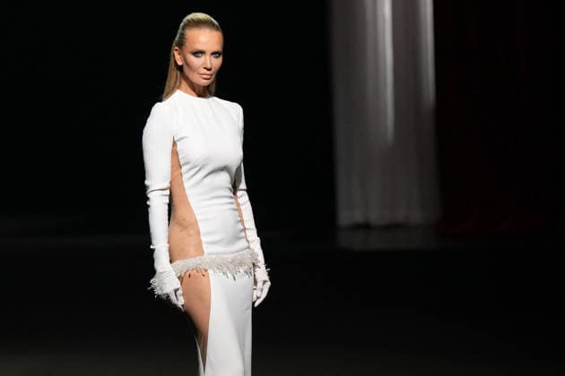 PFW - Stephane Rolland Runway A model walks the runway during the Stephane Rolland Haute Couture Fall Winter 2026 2027 show as part of Paris Fashion Week in Paris, France on July 07, 2026. Photo by Laurent Zabulon ABACAPRESS.COM  Copyright: xZabulonxLaurent ABACAx