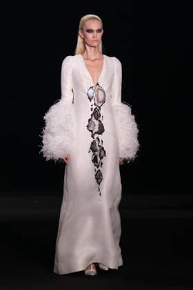 PFW - Stephane Rolland Runway A model walks the runway during the Stephane Rolland Haute Couture Fall Winter 2026 2027 show as part of Paris Fashion Week in Paris, France on July 07, 2026. Photo by Laurent Zabulon ABACAPRESS.COM  Copyright: xZabulonxLaurent ABACAx