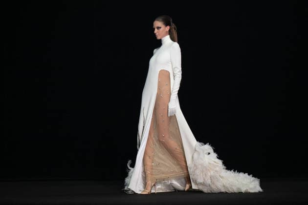 PFW - Stephane Rolland Runway A model walks the runway during the Stephane Rolland Haute Couture Fall Winter 2026 2027 show as part of Paris Fashion Week in Paris, France on July 07, 2026. Photo by Laurent Zabulon ABACAPRESS.COM  Copyright: xZabulonxLaurent ABACAx