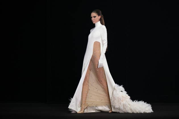 PFW - Stephane Rolland Runway A model walks the runway during the Stephane Rolland Haute Couture Fall Winter 2026 2027 show as part of Paris Fashion Week in Paris, France on July 07, 2026. Photo by Laurent Zabulon ABACAPRESS.COM  Copyright: xZabulonxLaurent ABACAx