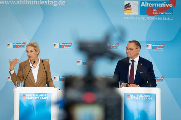 AfD, Alice Weidel, Tino Chrupalla Bundestag, Bundestagsfraktion, AfD, Pressestatement, Vorsitzende, Bundessprecherin, Alice Weidel, Vorsitzender, Bundessprecher, Tino Chrupalla Berlin Berlin GER *** AfD, Alice Weidel, Tino Chrupalla, Bundestag, Bundestag parliamentary group, AfD, press statement, chairwoman, national spokesperson, Alice Weidel, chairman, national spokesperson, Tino Chrupalla, Berlin, Berlin, GER
