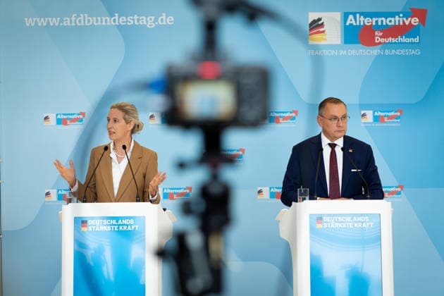 AfD, Alice Weidel, Tino Chrupalla Bundestag, Bundestagsfraktion, AfD, Pressestatement, Vorsitzende, Bundessprecherin, Alice Weidel, Vorsitzender, Bundessprecher, Tino Chrupalla Berlin Berlin GER *** AfD, Alice Weidel, Tino Chrupalla, Bundestag, Bundestag parliamentary group, AfD, press statement, chairwoman, national spokesperson, Alice Weidel, chairman, national spokesperson, Tino Chrupalla, Berlin, Berlin, GER