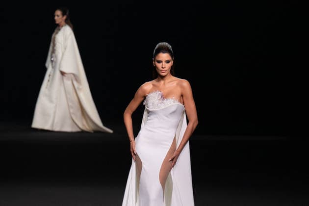 PFW - Stephane Rolland Runway A model walks the runway during the Stephane Rolland Haute Couture Fall Winter 2026 2027 show as part of Paris Fashion Week in Paris, France on July 07, 2026. Photo by Laurent Zabulon ABACAPRESS.COM  Copyright: xZabulonxLaurent ABACAx