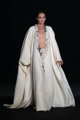 PFW - Stephane Rolland Runway Nieves Álvarez walks the runway during the Stephane Rolland Haute Couture Fall Winter 2026 2027 show as part of Paris Fashion Week in Paris, France on July 07, 2026. Photo by Laurent Zabulon ABACAPRESS.COM Paris  Copyright: xZabulonxLaurent ABACAx