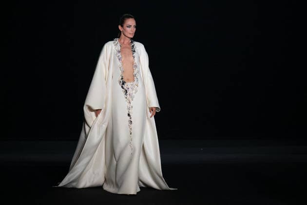 PFW - Stephane Rolland Runway Nieves Álvarez walks the runway during the Stephane Rolland Haute Couture Fall Winter 2026 2027 show as part of Paris Fashion Week in Paris, France on July 07, 2026. Photo by Laurent Zabulon ABACAPRESS.COM Paris  Copyright: xZabulonxLaurent ABACAx