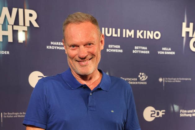 Klaus Nierhoff bei der Was Haben Wir Gelacht Dokufilm Premiere am 7.07.2026 im Cineplex Filmpalast in Koeln Klaus Nierhoff attends the premiere of the documentary film Was Haben Wir Gelacht on July 7, 2026, at the Cineplex Filmpalast in Cologne, Germany Was Haben Wir Gelacht Premiere in Koeln *** Klaus Nierhoff at the premiere of the documentary film *Was Haben Wir Gelacht* on July 7, 2026, at the Cineplex Filmpalast in Cologne Klaus Nierhoff attends the premiere of the documentary film *Was Haben Wir Gelacht* on July 7, 2026, at the Cineplex Filmpalast in Cologne, Germany. Was Haben Wir Gelacht Premiere in Cologne 