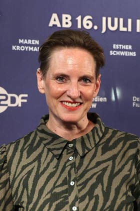 Okka Gundel bei der Was Haben Wir Gelacht Dokufilm Premiere am 7.07.2026 im Cineplex Filmpalast in Koeln Okka Gundel attends the premiere of the documentary film Was Haben Wir Gelacht on July 7, 2026, at the Cineplex Filmpalast in Cologne, Germany Was Haben Wir Gelacht Premiere in Koeln *** Okka Gundel at the premiere of the documentary film *Was Haben Wir Gelacht* on July 7, 2026, at the Cineplex Filmpalast in Cologne. Okka Gundel attends the premiere of the documentary film *Was Haben Wir Gelacht* on July 7, 2026, at the Cineplex Filmpalast in Cologne, Germany. Was Haben Wir Gelacht Premiere in Cologne 