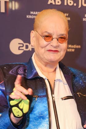 Hella von Sinnen bei der Was Haben Wir Gelacht Dokufilm Premiere am 7.07.2026 im Cineplex Filmpalast in Koeln Hella von Sinnen attends the premiere of the documentary film Was Haben Wir Gelacht on July 7, 2026, at the Cineplex Filmpalast in Cologne, Germany Was Haben Wir Gelacht Premiere in Koeln *** Hella von Sinnen at the premiere of the documentary film *Was Haben Wir Gelacht* on July 7, 2026, at the Cineplex Filmpalast in Cologne. Hella von Sinnen attends the premiere of the documentary film *Was Haben Wir Gelacht* on July 7, 2026, at the Cineplex Filmpalast in Cologne, Germany. Was Haben Wir Gelacht Premiere in Cologne 