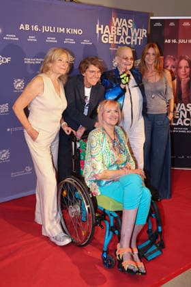 Maren Kroymann, Bettina Boettinger, Gaby Koester, Hella von Sinnen und Esther Schweins bei der Was Haben Wir Gelacht Dokufilm Premiere am 7.07.2026 im Cineplex Filmpalast in Koeln Maren Kroymann, Bettina Boettinger, Gaby Koester, Hella von Sinnen and Esther Schweins attend the premiere of the documentary film Was Haben Wir Gelacht on July 7, 2026, at the Cineplex Filmpalast in Cologne, Germany Was Haben Wir Gelacht Premiere in Koeln *** Maren Kroymann, Bettina Boettinger, Gaby Koester, Hella von Sinnen, and Esther Schweins at the premiere of the documentary film *Was Haben Wir Gelacht* on July 7, 2026, at the Cineplex Filmpalast in Cologne. Maren Kroymann, Bettina Boettinger, Gaby Koester, Hella von Sinnen, and Esther Schweins attend 