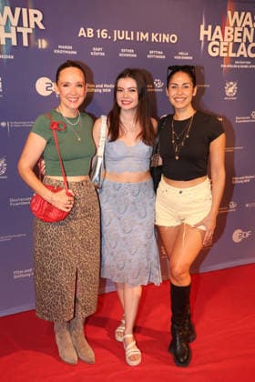 Carolin Kebekus, Maria Clara Groppler and Negah Amiri attend the premiere of the documentary film Was Haben Wir Gelacht on July 7, 2026, at the Cineplex Filmpalast in Cologne, Germany Premiere of the documentary film Was Haben Wir Gelacht at the Cineplex Filmpalast in Cologne, Germany *** Carolin Kebekus, Maria Clara Groppler, and Negah Amiri attend the premiere of the documentary film *Was Haben Wir Gelacht* on July 7, 2026, at the Cineplex Filmpalast in Cologne, Germany. Premiere of the documentary film *Was Haben Wir Gelacht* at the Cineplex Filmpalast in Cologne, Germany