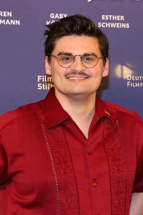 Miguel Robitzky attends the premiere of the documentary film Was Haben Wir Gelacht on July 7, 2026, at the Cineplex Filmpalast in Cologne, Germany Premiere of the documentary film Was Haben Wir Gelacht at the Cineplex Filmpalast in Cologne, Germany *** Miguel Robitzky attends the premiere of the documentary film *Was Haben Wir Gelacht* on July 7, 2026, at the Cineplex Filmpalast in Cologne, Germany. Premiere of the documentary film *Was Haben Wir Gelacht* at the Cineplex Filmpalast in Cologne, Germany