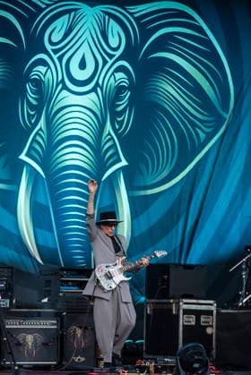 Croatia, Zagreb, 070726. Concert of the supergroup BEAT at the Salata stadium in Zagreb. The BEAT project brings together legendary musicians who perform King Crimson albums from the 80s. The line-up consists of former King Crimson members Adrian Belew and Tony Levin, joined by guitarist Steve Vai and drummer Danny Carey. In the photo: Steve Vai. Photo: Darko Tomas CROPIX Copyright: xxDarkoxTomasx beat26-070726