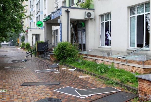 RECORD DATE NOT STATED A building damaged in a massive combined Russian attack is seen in Vyshneve, Kyiv region, Ukraine, on July 6, 2026. Russian forces launched a large-scale attack on the city and the region using ballistic and cruise missiles, as well as attack drones. Dozens of houses on five streets were destroyed, while warehouses and businesses sustained damage. More than 600 local residents were evacuated due to the detonation of explosive hazards. Six people were killed and at least 26 others were injured, including a nine-month-old baby and a 12-year-old child (Photo by Volodymyr Tarasov Ukrinform) Russian forces strike Zaporizhzhia with two guided bombs  Copyright: xVolodymyrxTarasovx
