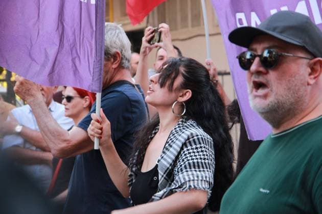 IZMIR, Türkiye July 7, 2026: Demonstrators march toward NATO s Allied Land Command (LANDCOM) headquarters in the Buca district of Ä°zmir during an anti-NATO protest organized by the NATO ya HayÄ±r Koordinasyonu (No to NATO Coordination), a coalition of left-wing political parties, trade unions and civil society organizations, ahead of the NATO Summit in Ankara, July 7, 2026. Police closed Mehmet Akif Avenue to traffic and deployed extensive security measures as protesters carried placards reading Trump, Netanyahu, you are not welcome and Yankee Go Home before delivering a public statement criticizing NATO and Turkish government policies outside the headquarters. Ä°zmir Türkiye Copyright: x xNagihanxÃ‡akÄ±rx xJNAxPressx