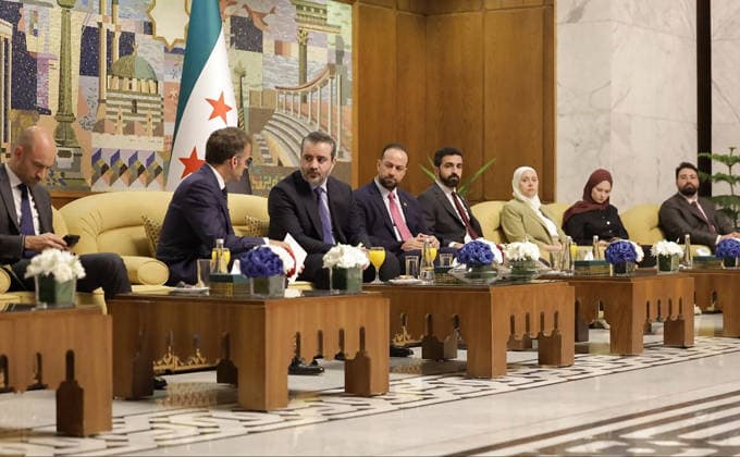 Syrian Foreign Minister is Asaad Hassan al?Shaibani (2-L) meeting with French President Emmanuel Macron (3-R) at the People s Palace in Damascus in Syria, on Tuesday, July 7, 2026. Security sources reported that more than 15 people were injured in an explosion at a café in central Damascus, as French leader Emmanuel Macron made the first post-conflict visit to Damascus by a Western European leader.  SYR2026070704 SyrianxMinistryxofxForeignxAffai