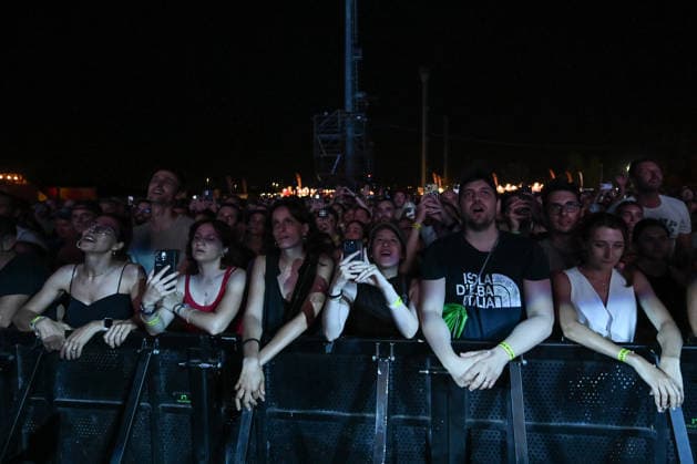 IPA86486152 - Mumford &amp; Sons fans during their 2026 tour, at Rock in Roma 2026, on July 27, 2026, in Rome, Italy.  Copyright: xDomenicoxCippitelli LiveMediax xx 86486152