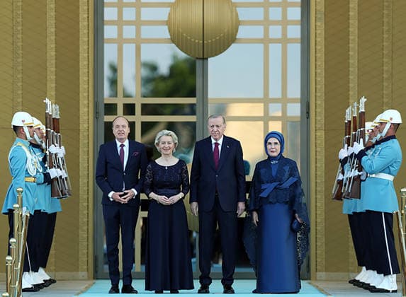 Turkey s President Tayyip Erdogan (CR) and his wife Emine Erdogan (R) welcoming European Commission President Ursula von der Leyen (CL) during a reception hosted for heads of stade and government attending the 36th NATO Heads of State and Government Summit at the Presidential Complex in Ankara. on Tuesday, July 7, 2026.  TUR2026070739 TurkishxPresidencyxOffice