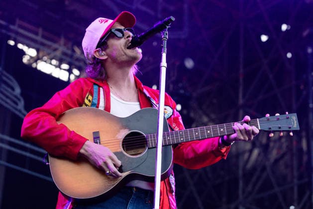 Music Concert - CAAMP - Live in 2026 Taylor Meier, member of the band Caamp, performs on the stage of Rock in Roma on July 07, 2026 at Ippodromo delle Capannelle, Rome, Italy. Rome Ippodromo delle Capannelle Italy Copyright: xEmanuelaxVertollix xLiveMediax LPM_2555989