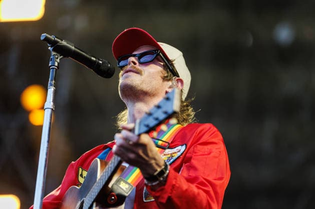 Music Concert - CAAMP - Live in 2026 Taylor Meier, member of the band Caamp, performs on the stage of Rock in Roma on July 07, 2026 at Ippodromo delle Capannelle, Rome, Italy. Rome Ippodromo delle Capannelle Italy Copyright: xEmanuelaxVertollix xLiveMediax LPM_2555991