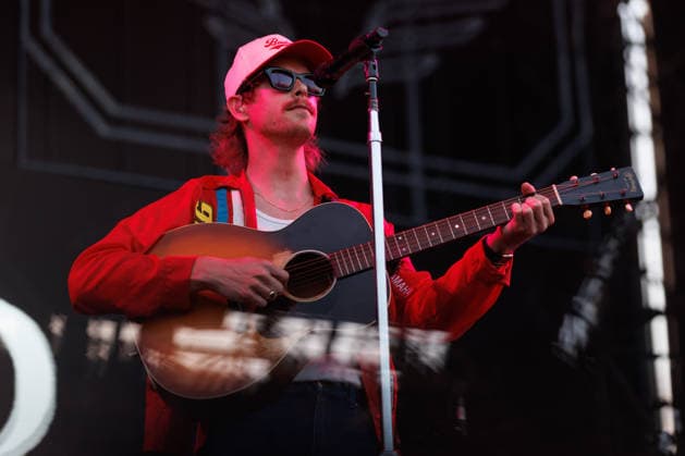 Music Concert - CAAMP - Live in 2026 Taylor Meier, member of the band Caamp, performs on the stage of Rock in Roma on July 07, 2026 at Ippodromo delle Capannelle, Rome, Italy. Rome Ippodromo delle Capannelle Italy Copyright: xEmanuelaxVertollix xLiveMediax LPM_2556012