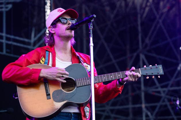 IPA86486745 - Taylor Meier, a member of the band Caamp, performs on stage at Rock in Roma on July 7, 2026, at the Ippodromo delle Capannelle in Rome, Italy.  Copyright: xEmanuelaxVertolli LiveMediax xx 86486745