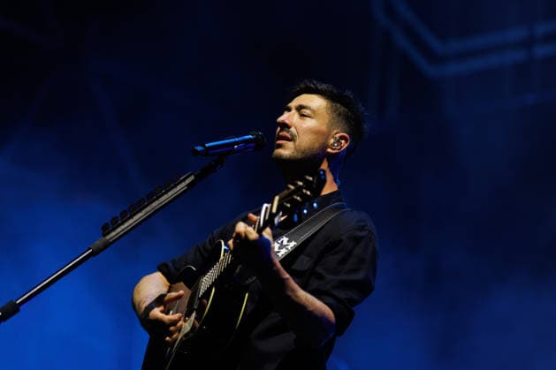 IPA86487500 - Marcus Mumford, a member of the band Mumford & Sons, performs as part of the Prizefighter Tour at Rock in Roma on July 7, 2026, at the Ippodromo delle Capannelle in Rome, Italy.  Copyright: xEmanuelaxVertolli LiveMediax xx 86487500