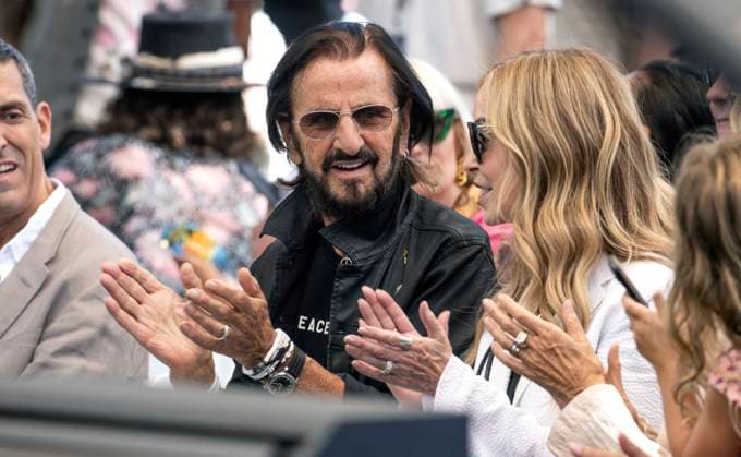 July 07, 2026 - Beverly Hills, California, USA - RINGO STARR, who turns 86 today, listens to the music played in his honor during his Annual Peace & Love Birthday Celebration at Beverly Hills Garden Park. Beverly Hills USA - ZUMAce6_ 20260707_zaf_ce6_016 Copyright: xBrianxCahnx