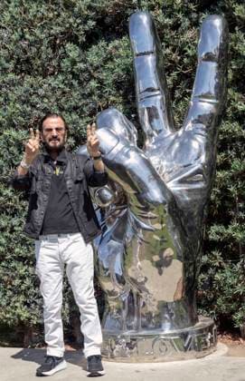 July 07, 2026 - Beverly Hills, California, USA - RINGO STARR, who turns 86 today, poses for photos during his Annual Peace & Love Birthday Celebration at Beverly Hills Garden Park. Beverly Hills USA - ZUMAce6_ 20260707_zaf_ce6_004 Copyright: xBrianxCahnx