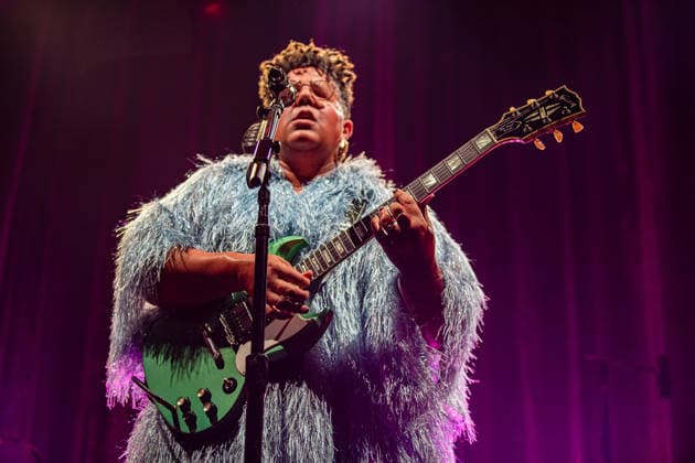 Alabama Shake live at Lucca Summer festival in Lucca, Italy - 07 Jul 2026 Singer Brittany Howard of Alabama Shake performs live on stage during a concert. The celebrated American band Alabama Shake performed on stage in Piazza Napoleone in Lucca, marking the highly anticipated only Italian date of their world tour. The concert marks their historic return to the country after a ten-year absence, celebrating the official reunion of founding members Brittany Howard, Heath Fogg, and Zac Cockrell. Lucca Italy Copyright: xCarloxVerganix xSOPAxImagesx ALABAMASHAKE26