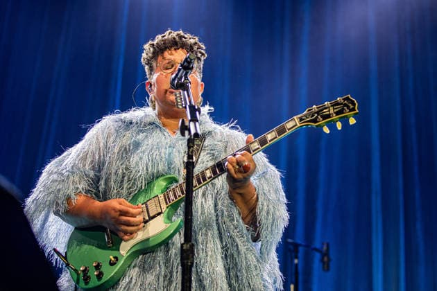 Alabama Shake live at Lucca Summer festival in Lucca, Italy - 07 Jul 2026 Singer Brittany Howard of Alabama Shake performs live on stage during a concert. The celebrated American band Alabama Shake performed on stage in Piazza Napoleone in Lucca, marking the highly anticipated only Italian date of their world tour. The concert marks their historic return to the country after a ten-year absence, celebrating the official reunion of founding members Brittany Howard, Heath Fogg, and Zac Cockrell. Lucca Italy Copyright: xCarloxVerganix xSOPAxImagesx ALABAMASHAKE26(18)