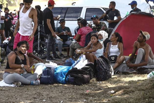 Aftermath of the Earthquake in Caraballeda, La Guaira, Venezuela CARABALLEDA, LA GUAIRA, VENEZUELA JULY 7, 2026: Displaced families shelter in temporary camps following the devastating earthquakes that struck Venezuela s Caribbean coast. Thousands of residents remain without permanent housing as humanitarian organizations provide emergency assistance, while rescue and recovery operations continue across the hardest-hit communities in La Guaira state. Authorities say the earthquakes have killed at least 3,685 people, injured more than 16,700, left thousands missing, and displaced nearly 18,000 residents. CARABALLEDA Venezuela (Bolivarian Republic of) Copyright: x xLauraxdexChiclanax xJNAxPressx