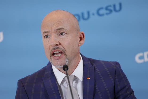 Alexander Hoffmann, stellvertretender Fraktionsvorsitzender der CDU CSU im Bundestag und Vorsitzender der CSU-Landesgruppe, Deutschland, Berlin, Reichstag, Pressekonferenz CDU CSU *** Alexander Hoffmann, Deputy Chair of the CDU CSU Parliamentary Group in the Bundestag and Chair of the CSU State Group, Germany, Berlin, Reichstag, CDU CSU Press Conference