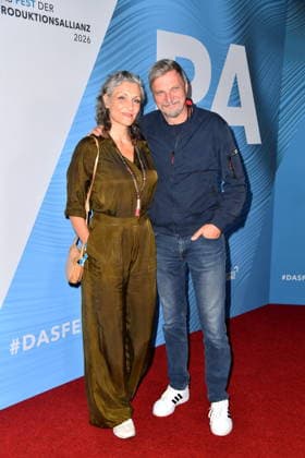 RECORD DATE NOT STATED FEST DER PRODUKTIONSALLIANZ - Berlin Stefan Jürgens mit Ehefrau Boriana Rosenmüller beim FEST DER PRODUKTIONSALLIANZ der Allianz Deutscher Produzenten - Film & Fernsehen e.V. (Produktionsallianz) im Tipi am Kanzleramt in Berlin am 07.07.2026 *** PRODUCTION ALLIANCE GALA Berlin: Stefan Jürgens with his wife Boriana Rosenmüller at the PRODUCTION ALLIANCE GALA hosted by the Alliance of German Film and Television Producers e.V. (Produktionsallianz) at the Tipi am Kanzleramt in Berlin on July 7, 2026 Copyright: xEventpressxBerndtx
