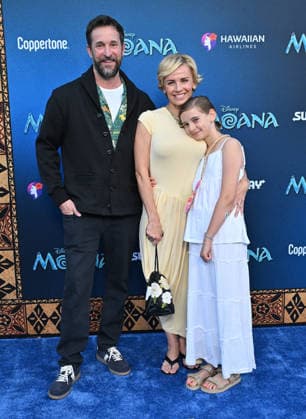 Disney™s ˜Moana™ World Premiere Noah Wyle, Sara Wells and Frances Harper Wyle arriving to Disney™s ˜Moana™ World Premiere at Hollywood Bowl on July 07, 2026 in Hollywood, CA. Hollywood Hollywood Bowl California USA Copyright: xLISAxOConnor AFF-USA.comx