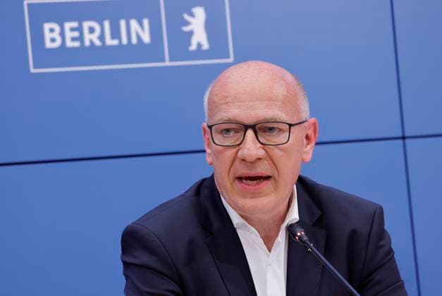 Kai Wegner, Regierender Bürgermeister von Berlin, Deutschland, Berlin, Senatspressekonferenz gemeinsam mit der Bürgermeisterin und Senatorin für Wirtschaft, Energie und Betriebe, Franziska Giffey, sowie dem Bürgermeister und Senator für Finanzen sowie für Kultur und Gesellschaftlichen Zusammenhalt, Stefan Evers *** Kai Wegner, Governing Mayor of Berlin, Germany, Berlin; Senate press conference together with the Mayor and Senator for Economy, Energy, and Public Enterprises, Franziska Giffey, and the Mayor and Senator for Finance, Culture, and Social Cohesion, Stefan Evers