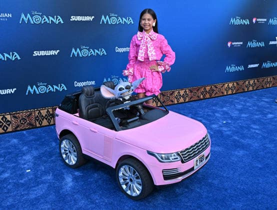 Disney™s ˜Moana™ World Premiere Maia Kealoha and Stitch arriving to Disney™s ˜Moana™ World Premiere at Hollywood Bowl on July 07, 2026 in Hollywood, CA. Hollywood Hollywood Bowl California USA Copyright: xLISAxOConnor AFF-USA.comx
