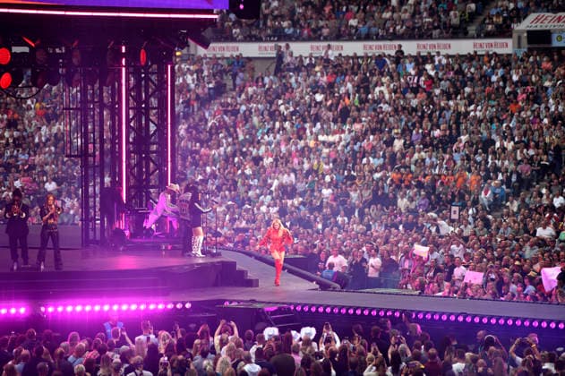 Helene Fischer live bei einem Konzert ihrer 360Â° Stadion Tour in der Heinz von Heiden Arena. Hannover, 07.07.2026 (Hinweis: Verwendung nur redaktionell in Bezug auf das Konzert bzw. die aktuelle Tour) *** Helene Fischer performing live at a concert on her 360° Stadium Tour at the Heinz von Heiden Arena in Hanover, July 7, 2026. Note: For editorial use only in connection with the concert or the current tour. Foto:xC.xNiehausx xFuturexImagex fischer_6701