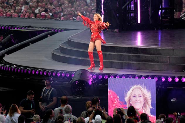 Helene Fischer live bei einem Konzert ihrer 360Â° Stadion Tour in der Heinz von Heiden Arena. Hannover, 07.07.2026 (Hinweis: Verwendung nur redaktionell in Bezug auf das Konzert bzw. die aktuelle Tour) *** Helene Fischer performing live at a concert on her 360° Stadium Tour at the Heinz von Heiden Arena in Hanover, July 7, 2026. Note: For editorial use only in connection with the concert or the current tour. Foto:xC.xNiehausx xFuturexImagex fischer_6716