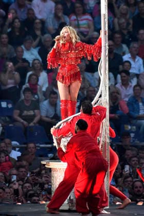 Helene Fischer live bei einem Konzert ihrer 360Â° Stadion Tour in der Heinz von Heiden Arena. Hannover, 07.07.2026 (Hinweis: Verwendung nur redaktionell in Bezug auf das Konzert bzw. die aktuelle Tour) *** Helene Fischer performing live at a concert on her 360° Stadium Tour at the Heinz von Heiden Arena in Hanover, July 7, 2026. Note: For editorial use only in connection with the concert or the current tour. Foto:xC.xNiehausx xFuturexImagex fischer_6731