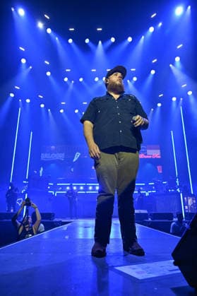 Luke Combs In Concert - Paris Luke Combs performs at the Accor Arena in Paris, France on July 7, 2026. Photo by Christophe Meng ABACAPRESS.COM Paris France  Copyright: xMengxChristophe ABACAx