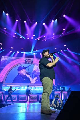 Luke Combs In Concert - Paris Luke Combs performs at the Accor Arena in Paris, France on July 7, 2026. Photo by Christophe Meng ABACAPRESS.COM Paris France  Copyright: xMengxChristophe ABACAx