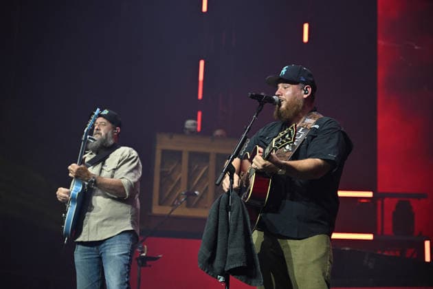 Luke Combs In Concert - Paris Luke Combs performs at the Accor Arena in Paris, France on July 7, 2026. Photo by Christophe Meng ABACAPRESS.COM Paris France  Copyright: xMengxChristophe ABACAx