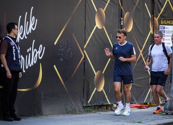 French President Macron goes for morning jog in Ankara ANKARA, TURKIYE - JULY 08: French President Emmanuel Macron goes for a morning jog in Ankara, Turkiye, where he arrived for the 36th NATO Heads of State and Government Summit on July 08, 2026. Berkan Cetin Anadolu Ankara Turkey. Editorial use only. Please get in touch for any other usage.  Copyright: x2026xAnadoluxBerkanxCetinx