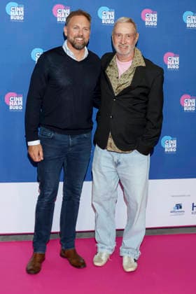 ABB EMMERICH- Steven Gaetjen, Roland Emmerich bei der Verleihung die Glaeserne Leinwand im Kino Cinemaxx in Hamburg am 07.07.2026 Hamburg Deutschland *** ABB EMMERICH Steven Gaetjen, Roland Emmerich at the Glaeserne Leinwand awards ceremony at the Cinemaxx movie theater in Hamburg on July 7, 2026, Hamburg, Germany