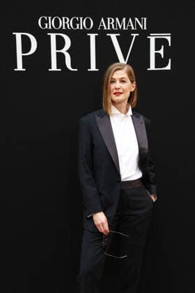 Rosamund Pike at the Giorgio Armani Privé Fall Winter 2026–2027 Haute Couture Collection fashion show during Paris Fashion Week, July 7, 2026 Celebrities at the Giorgio Armani Privé Fall Winter 2026–2027 Haute Couture Collection fashion show during Paris Fashion Week, July 7, 2026, Paris, France  Copyright: xFlorianxLaviellex xBestimagexFlorianxLaviellex xBestimagex