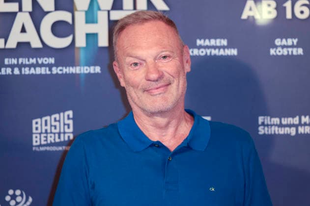 Klaus Nierhoff bei der Premiere des Dokumentarfilms Was haben wir gelacht im Filmpalast. Köln, 07.07.2026 *** Klaus Nierhoff at the premiere of the documentary *Was haben wir gelacht* at the Filmpalast in Cologne, July 7, 2026 Foto:xR.xSchmiegeltx xFuturexImagex gelacht_6621