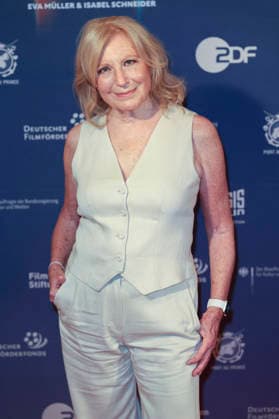 Maren Kroymann bei der Premiere des Dokumentarfilms Was haben wir gelacht im Filmpalast. Köln, 07.07.2026 *** Maren Kroymann at the premiere of the documentary *Was haben wir gelacht* at the Filmpalast in Cologne, July 7, 2026 Foto:xR.xSchmiegeltx xFuturexImagex gelacht_6660