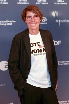 Bettina Böttinger bei der Premiere des Dokumentarfilms Was haben wir gelacht im Filmpalast. Köln, 07.07.2026 *** Bettina Böttinger at the premiere of the documentary *Was haben wir gelacht* at the Filmpalast in Cologne, July 7, 2026 Foto:xR.xSchmiegeltx xFuturexImagex gelacht_6667